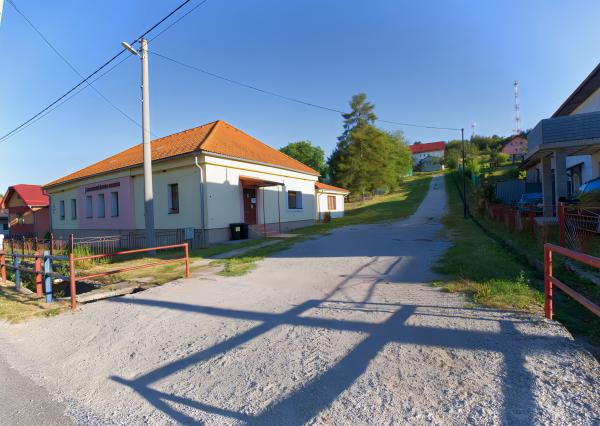 Stavebný pozemok (1 251 m²) s IS, dvojitým prístupom a výhľadom, Dravce