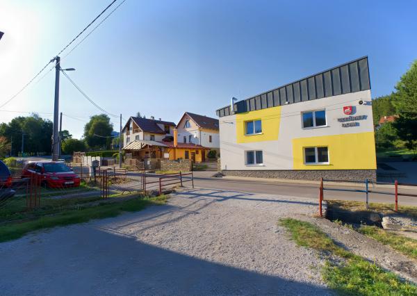Stavebný pozemok (1 251 m²) s IS, dvojitým prístupom a výhľadom, Dravce