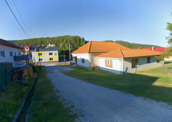 Stavebný pozemok (1 251 m²) s IS, dvojitým prístupom a výhľadom, Dravce