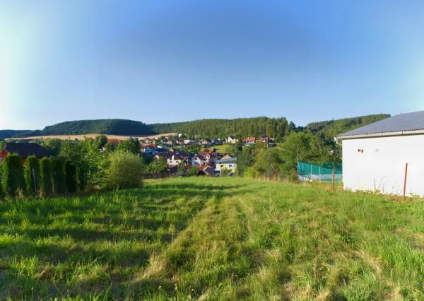 Stavebný pozemok (1 251 m²) s IS, dvojitým prístupom a výhľadom, Dravce