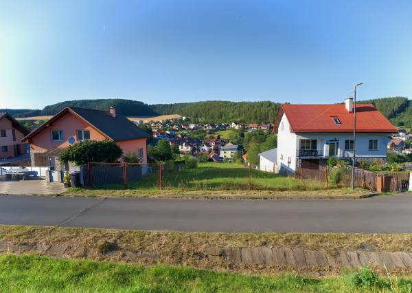Stavebný pozemok (1 251 m²) s IS, dvojitým prístupom a výhľadom, Dravce