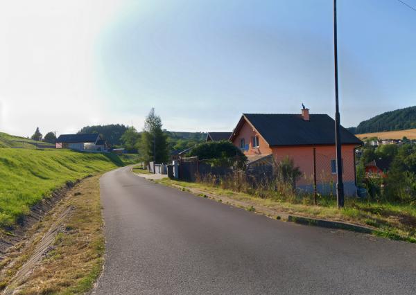 Stavebný pozemok (1 251 m²) s IS, dvojitým prístupom a výhľadom, Dravce