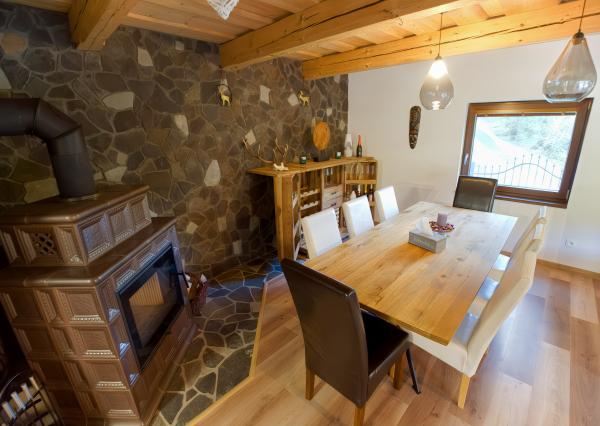 Rodinný dom – chalupa s veľkou záhradou (1 175 m2), Zahura, Sp. Vlachy