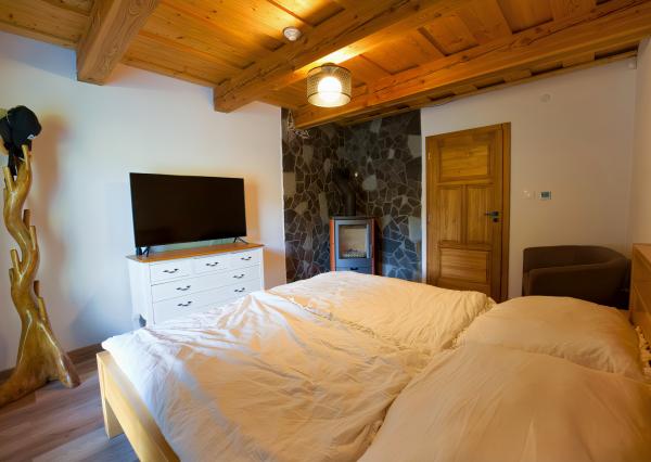 Rodinný dom – chalupa s veľkou záhradou (1 175 m2), Zahura, Sp. Vlachy