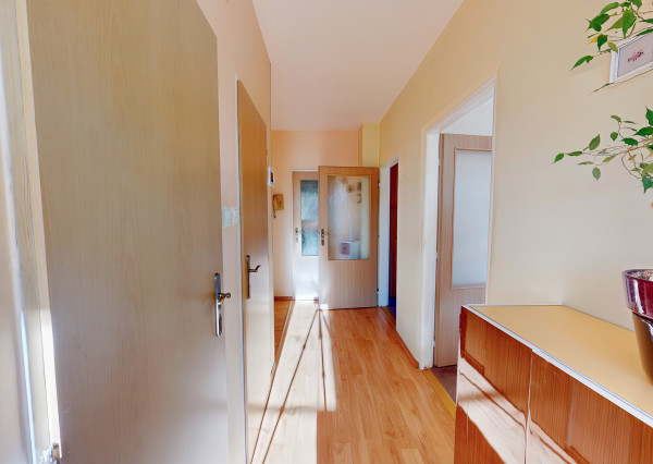 Byt 2+1 (56 m2) s balkónom, Dubová ul.Sp. Nová Ves