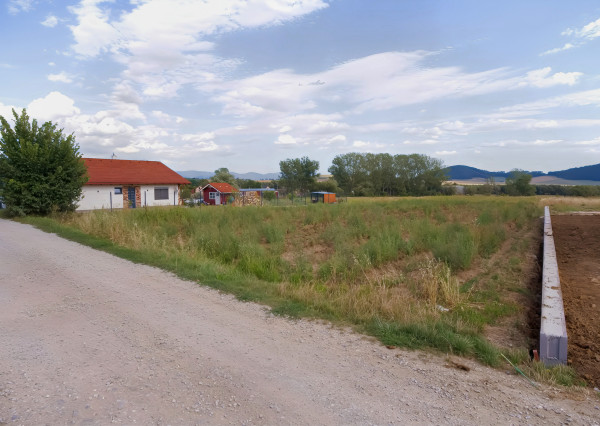 Stavebný pozemok (1 447 m²) rovinatý, s výhľadmi, Spišský Hrhov