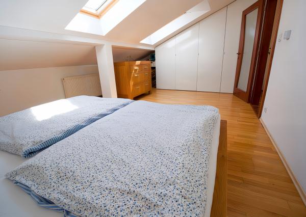 Atraktívny 4-izbový podkrovný byt (120 m2) s terasou Sp. Nová Ves