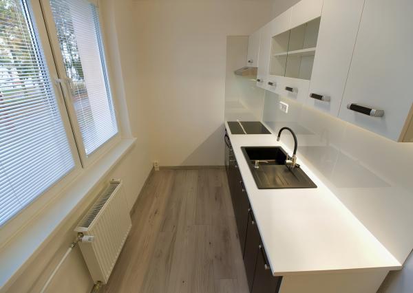 INVESTIČNÁ PRÍLEŽITOSŤ v SNV- Kompletne rekonštruovaný byt 1+1 sídl. Tarča SNV