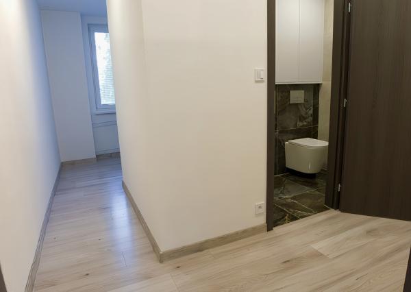 INVESTIČNÁ PRÍLEŽITOSŤ v SNV- Kompletne rekonštruovaný byt 1+1 sídl. Tarča SNV