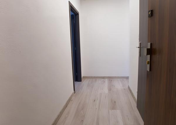INVESTIČNÁ PRÍLEŽITOSŤ v SNV- Kompletne rekonštruovaný byt 1+1 sídl. Tarča SNV