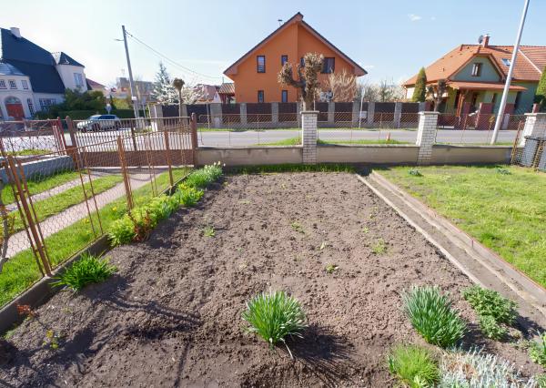 Byt 3+1 (109 m²) s 2 balkónmi, garážou a záhradou, centrum SNV
