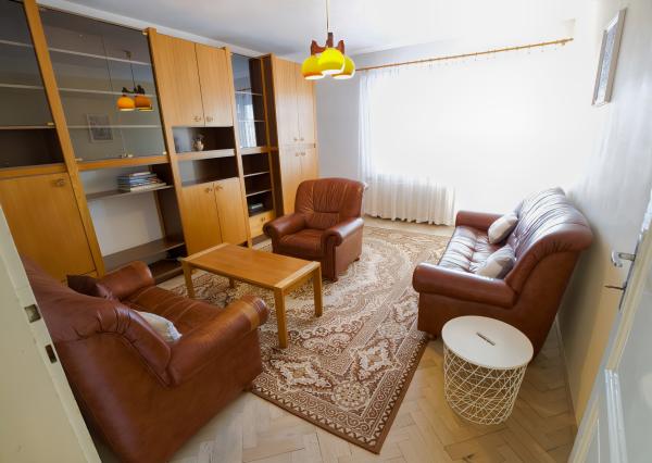 Byt 3+1 (109 m²) s 2 balkónmi, garážou a záhradou, centrum SNV