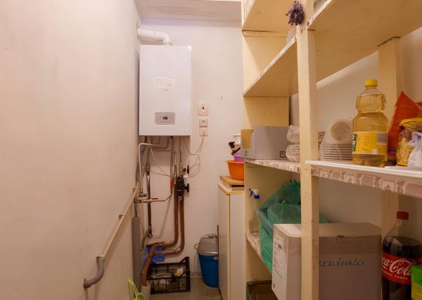 Byt 3+1 (109 m²) s 2 balkónmi, garážou a záhradou, centrum SNV