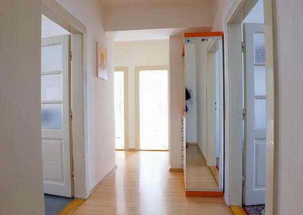 Byt 3+1 (109 m²) s 2 balkónmi, garážou a záhradou, centrum SNV
