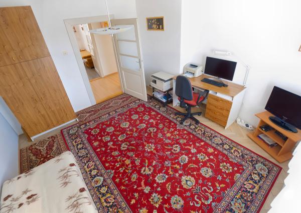 Byt 3+1 (109 m²) s 2 balkónmi, garážou a záhradou, centrum SNV