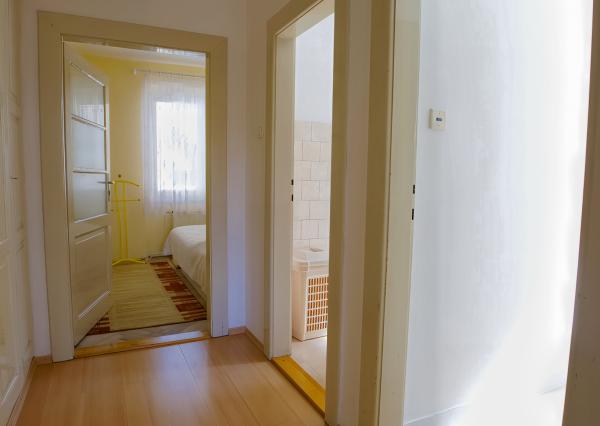 Byt 3+1 (109 m²) s 2 balkónmi, garážou a záhradou, centrum SNV