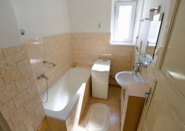 Byt 3+1 (109 m²) s 2 balkónmi, garážou a záhradou, centrum SNV