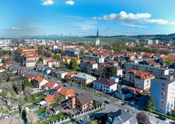 Byt 3+1 (109 m²) s 2 balkónmi, garážou a záhradou, centrum SNV
