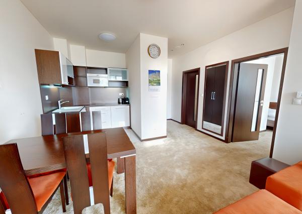 Apartmán 2-izb. (55 m²) s terasou a garážou, Hotel Panoráma Štrbské Pleso