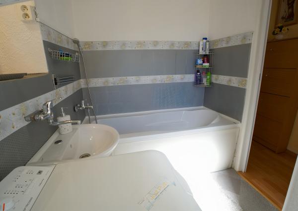 Byt 2+1 (56 m²) s pivnicami, tehlový dom, centrum Spišskej Novej Vsi