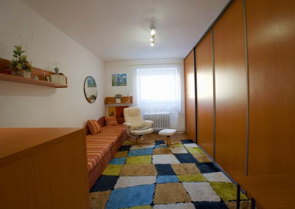 Byt 2+1 (56 m²) s pivnicami, tehlový dom, centrum Spišskej Novej Vsi