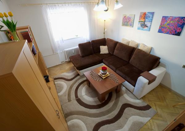 Byt 2+1 (56 m²) s pivnicami, tehlový dom, centrum Spišskej Novej Vsi