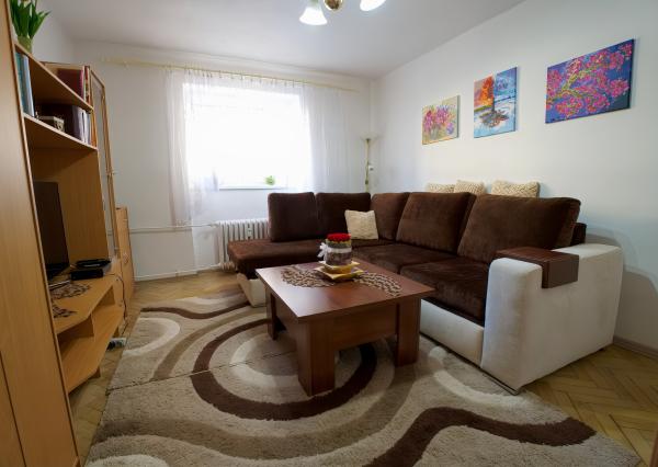 Byt 2+1 (56 m²) s pivnicami, tehlový dom, centrum Spišskej Novej Vsi