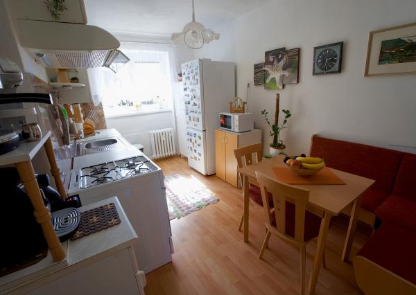 Byt 2+1 (56 m²) s pivnicami, tehlový dom, centrum Spišskej Novej Vsi
