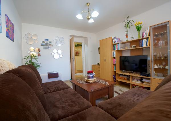 Byt 2+1 (56 m²) s pivnicami, tehlový dom, centrum Spišskej Novej Vsi