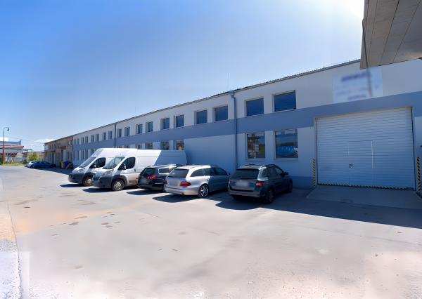 NA PRENÁJOM! Rekonštruovaná výrobná hala 800 m² Spišská Nová Ves