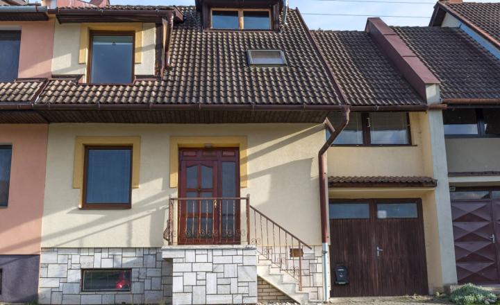 REZERVOVANÝ! Rodinný dom pri lese Ferčekovce Sp. Nová Ves - fotografia 1