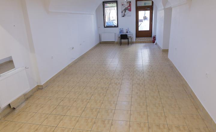 Obchodné priestory (60 m2) námestie Sp. Nová Ves - fotografia 6