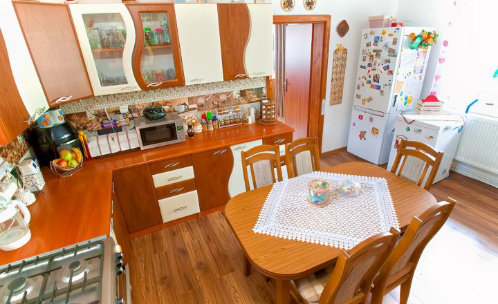 Rodinný dom v Olcnave so záhradou - fotografia 18
