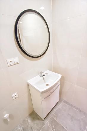Kompletne rekonštruovaný byt 2+1 v centre mesta SNV - fotografia 15