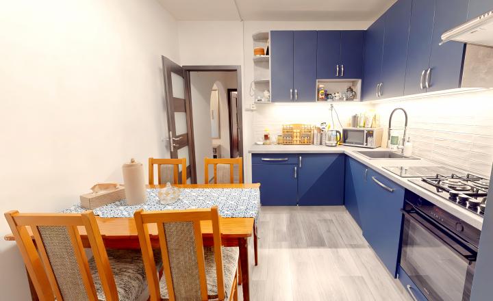 ZNÍŽENÁ CENA! Byt 4+1 s loggiou (86 m2) na sídl. Mier SNV - fotografia 1