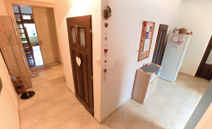 ZNÍŽENÁ CENA ! Tehlový byt 3+1 s garážou (125 m2) Sp. Nová Ves - fotografia 10