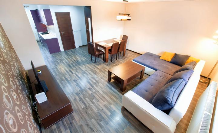 REZERVOVANÝ !Byt 3+1 (80 m2) s loggiou a záhradou, centrum SNV - fotografia 17