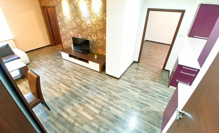 REZERVOVANÝ !Byt 3+1 (80 m2) s loggiou a záhradou, centrum SNV - fotografia 19