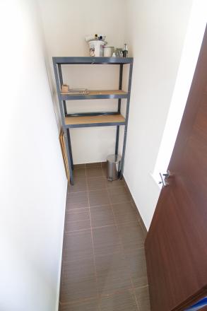 REZERVOVANÝ !Byt 3+1 (80 m2) s loggiou a záhradou, centrum SNV - fotografia 12