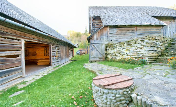 Chalupa s výhľadom na Levočské vrchy - fotografia 4