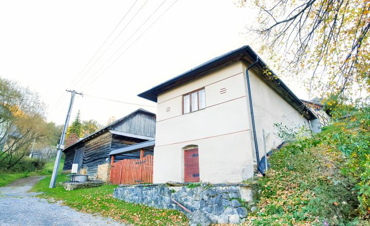 Chalupa s výhľadom na Levočské vrchy - fotografia 10