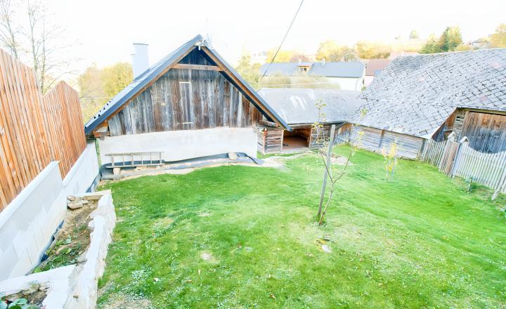 Chalupa s výhľadom na Levočské vrchy - fotografia 12