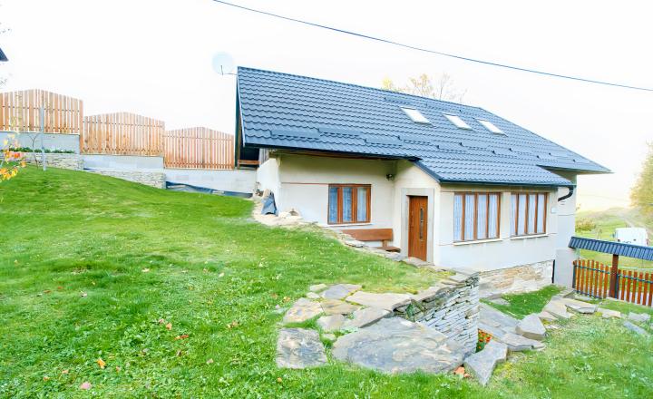 Chalupa s výhľadom na Levočské vrchy - fotografia 13