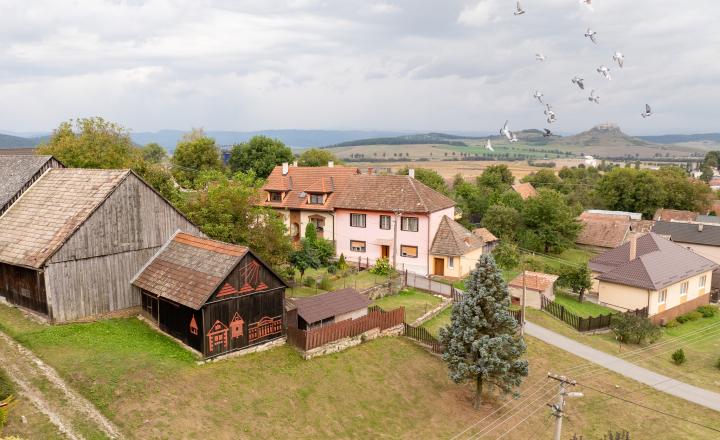 Stavebný pozemok v starej časti obce Bijacovce s príležitosťou modulovej stavby - fotografia 1