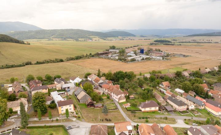 Stavebný pozemok v starej časti obce Bijacovce s príležitosťou modulovej stavby - fotografia 9