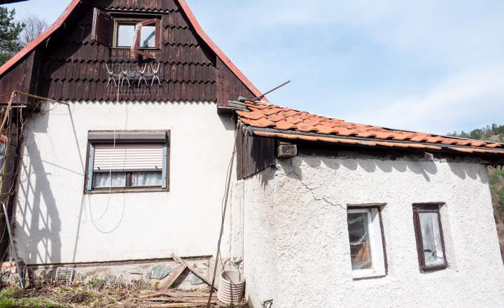 REZERVOVANÉ - Pozemok s chatkou - Chatová oblasť Čarda - Krompachy - fotografia 1