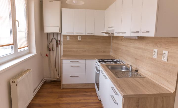NA PRENÁJOM! Byt 3+1 (56 m2) ul. Banícka Sp. Nová Ves - fotografia 1