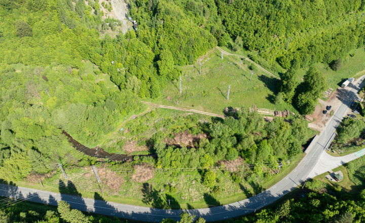 Veľký pozemok 3926 m2 v Krompachy -  Banícka štvrť - fotografia 3