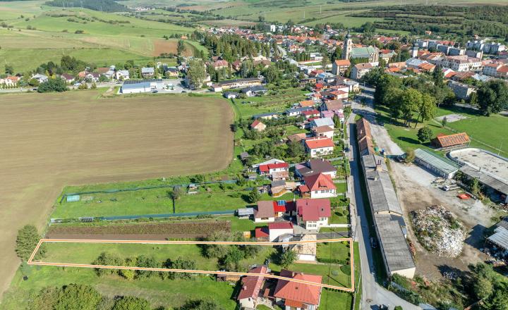 REZERVOVANÉ  - Veľký pozemok so starším domom v dobrej lokalite Spišské Vlachy - fotografia 4