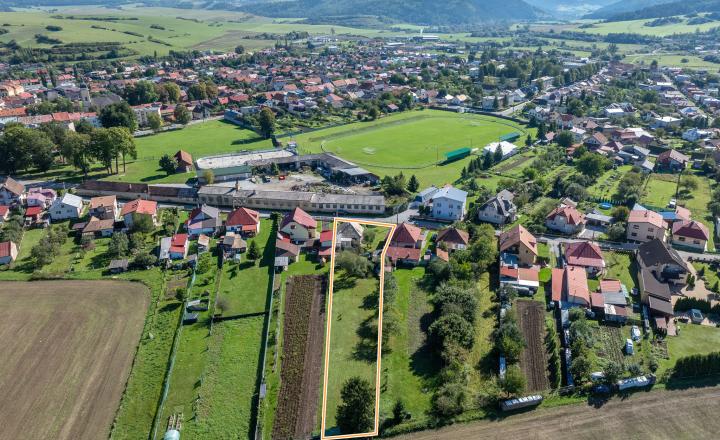 REZERVOVANÉ  - Veľký pozemok so starším domom v dobrej lokalite Spišské Vlachy - fotografia 5